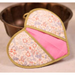Heart-shaped Pot Holder Free Sewing Pattern